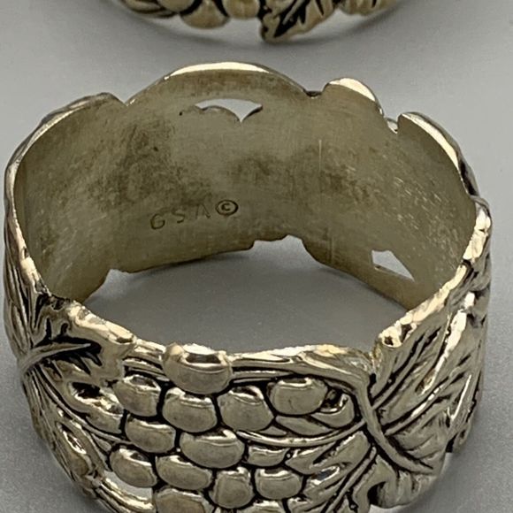 Vtg Silver Treasures by Godinger Grape Cluster 4 Napkin Rings in Box Silverplate - Picture 16 of 16
